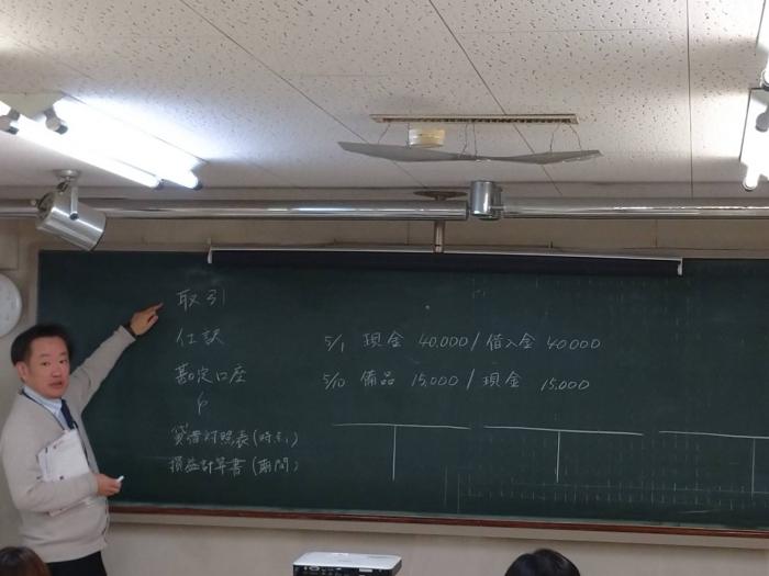 キャンパス長が、簿記の講座をおこなっています!