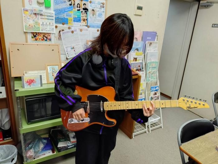ギターの得意な1年生が入学してくれました！