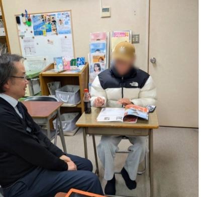 卒業生がキャンパスに遊びに来てくれました!