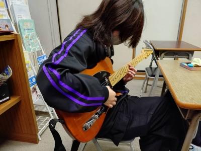 ギターの得意な1年生が入学してくれました！