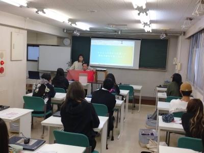 色彩心理・カラー診断に関する特別授業をおこないました！