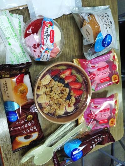 みんなでおにぎり＆スイーツを食べました(^^♪