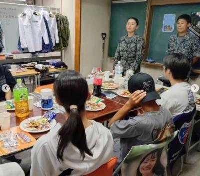 【特別活動】自衛隊の方との座談会を実施しました！
